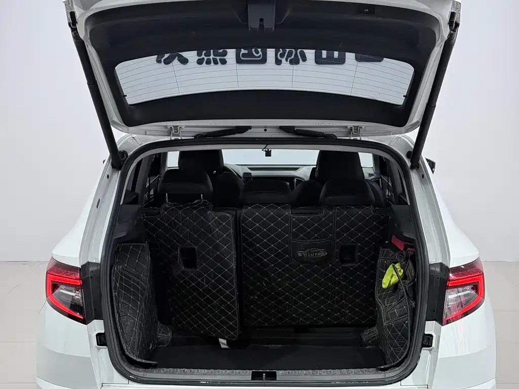 Skoda Karoq 2023 — фото 15