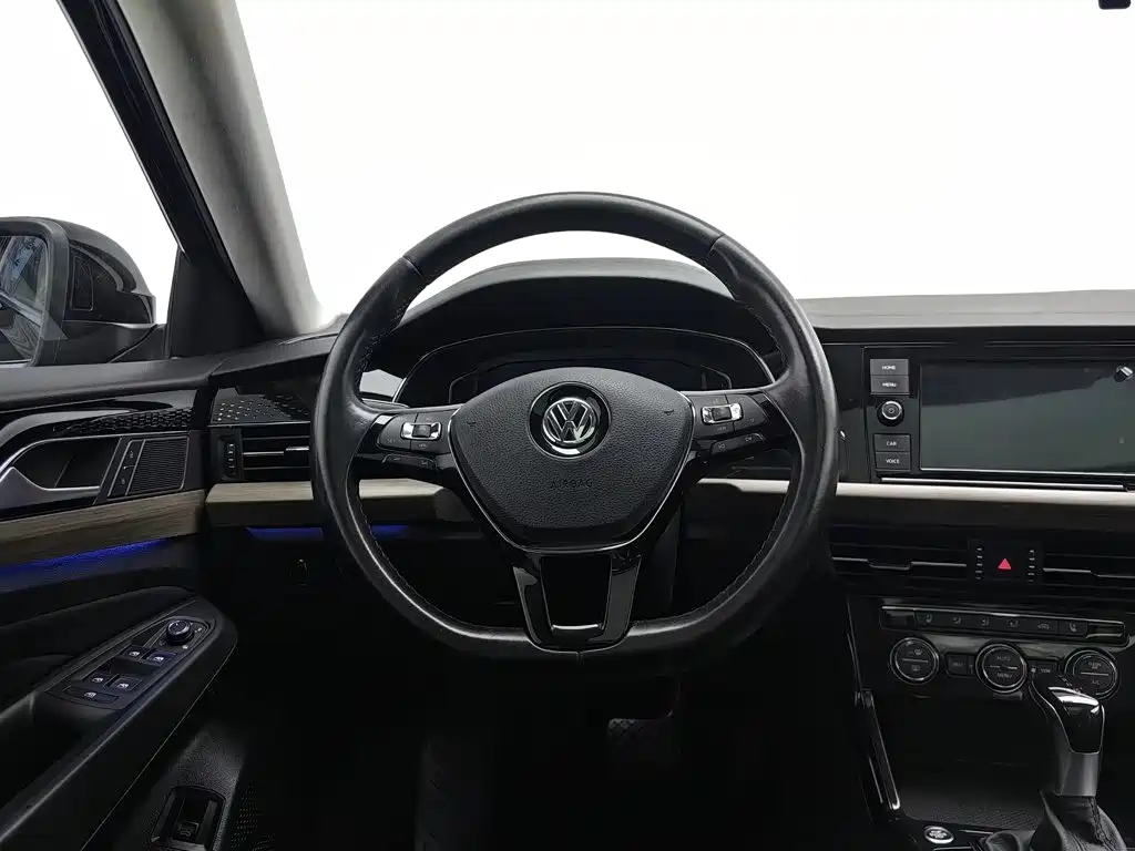 Volkswagen Passat 2019 — фото 11