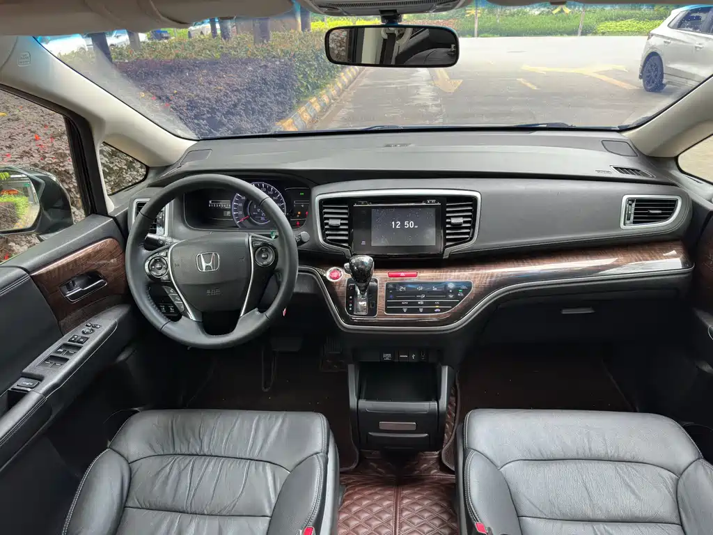 Honda Odyssey 2016 — фото 15