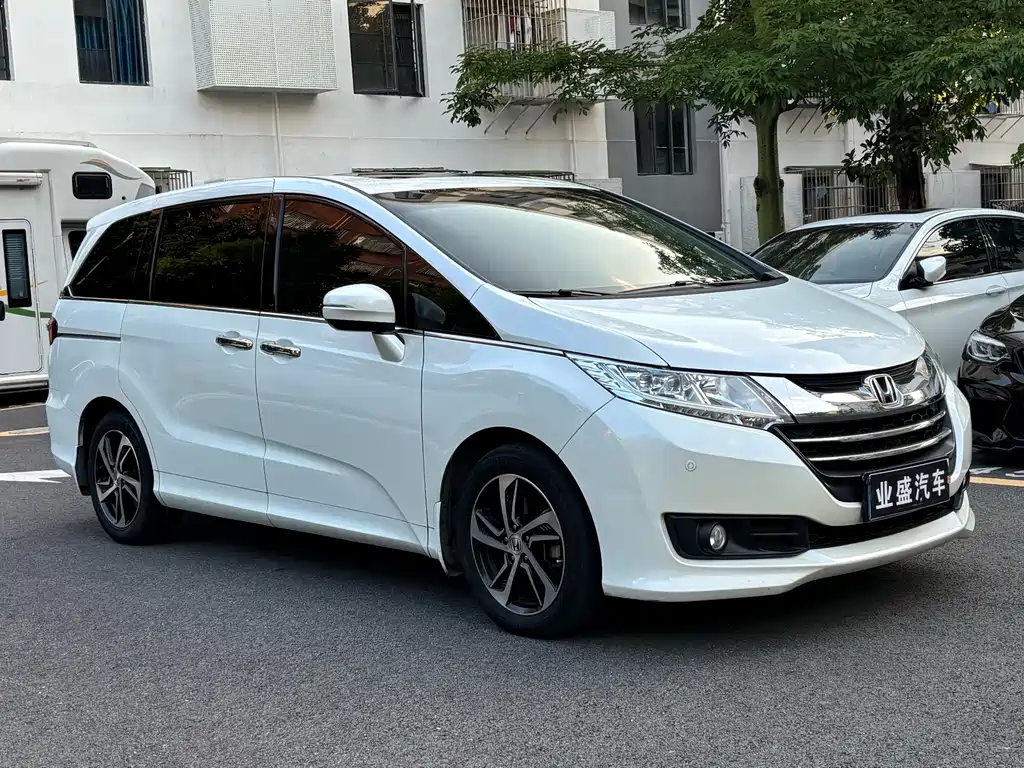 Honda Odyssey 2018 — фото 2