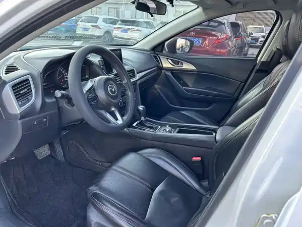 Mazda 3 Axela 2017