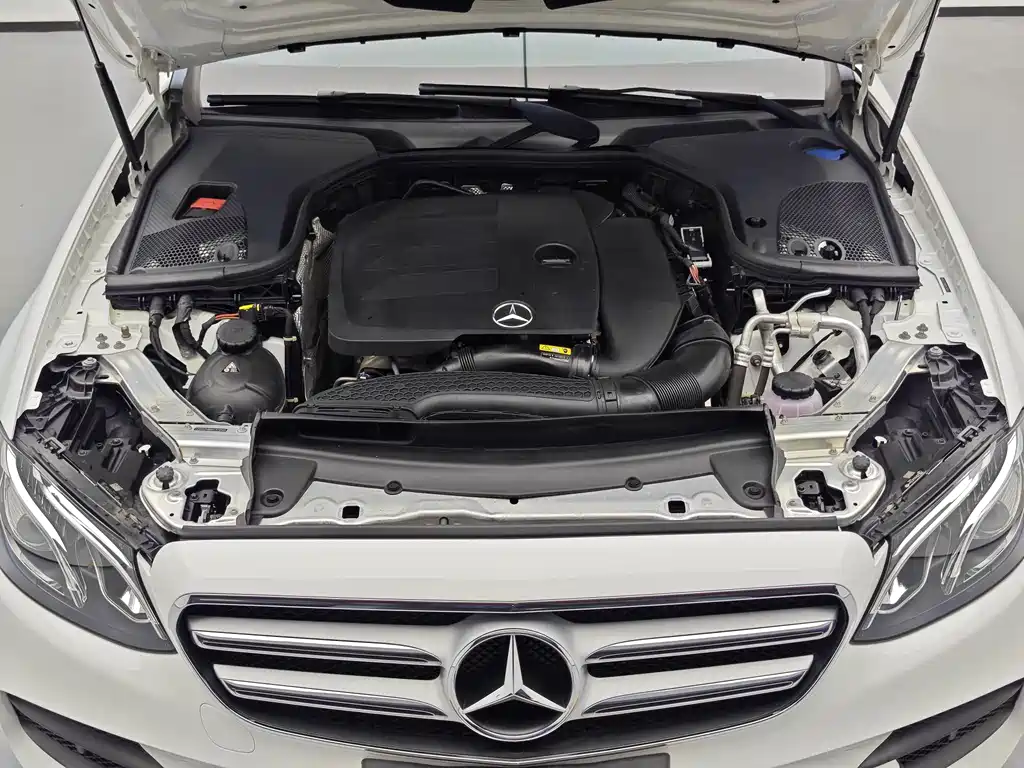 Mercedes-Benz E-Class 2019 — фото 13