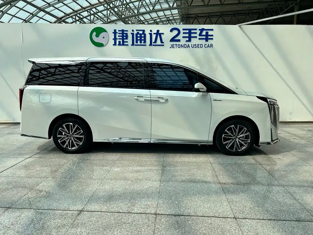 GAC Motor Trumpchi M8 2024 — фото 3