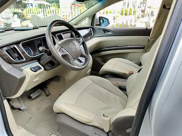 Buick GL8 2013