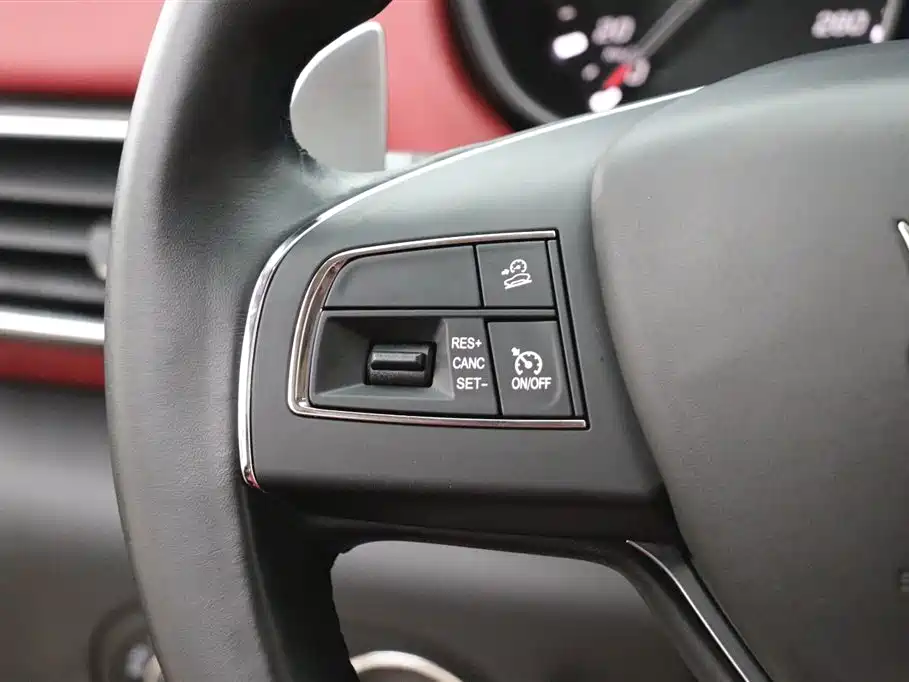 Maserati Levante 2021 — фото 17