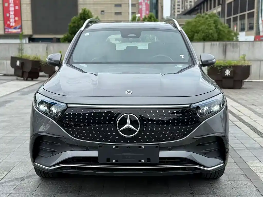 Mercedes-Benz EQB 2026