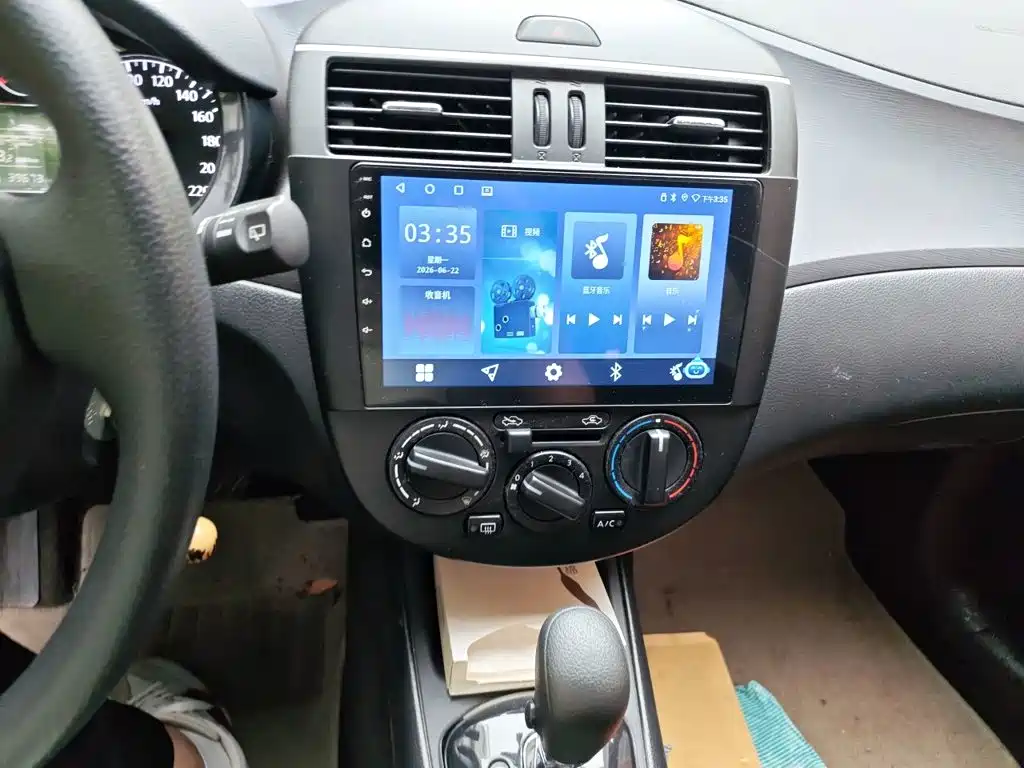 Nissan Tiida 2015 — фото 10