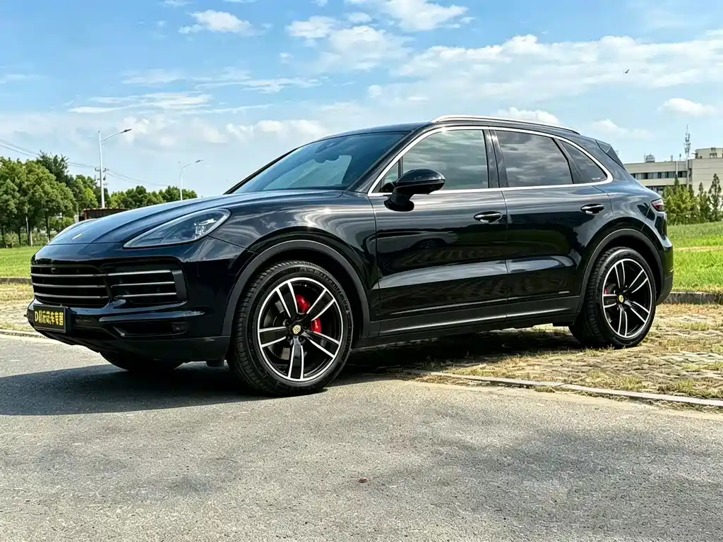 Porsche Cayenne 2020 — фото 1