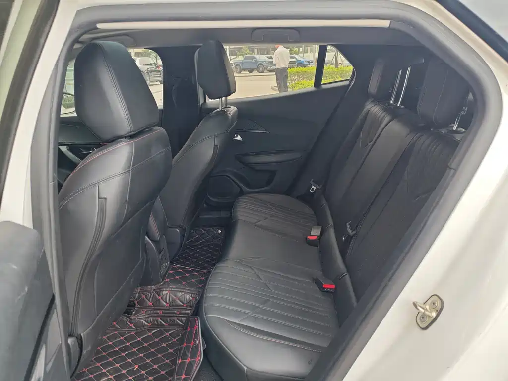 Peugeot 2008 2021