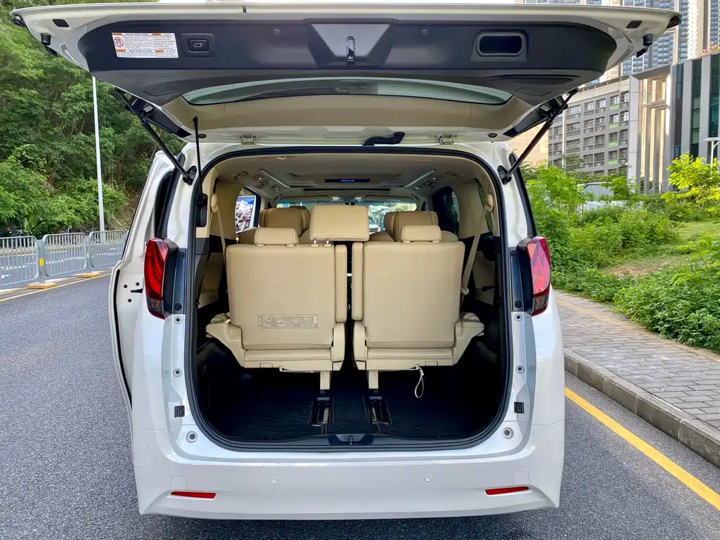 Toyota Alphard 2017 — фото 21