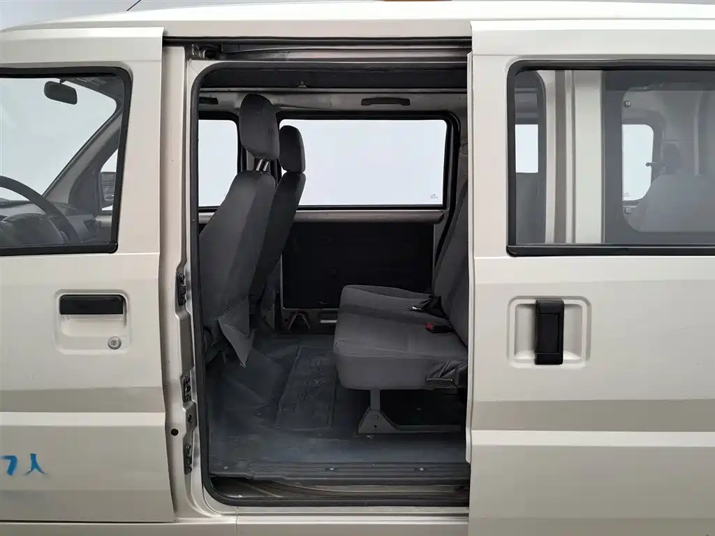 Wuling Rongguang 2015 — фото 15
