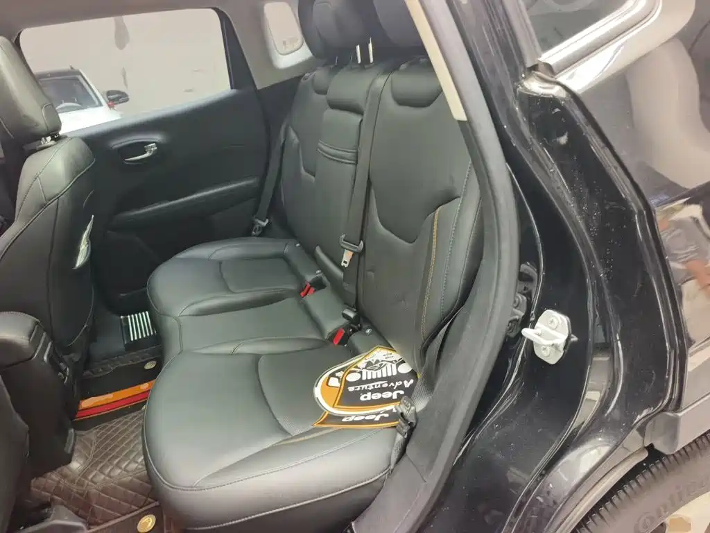 Jeep Compass 2020 — фото 14