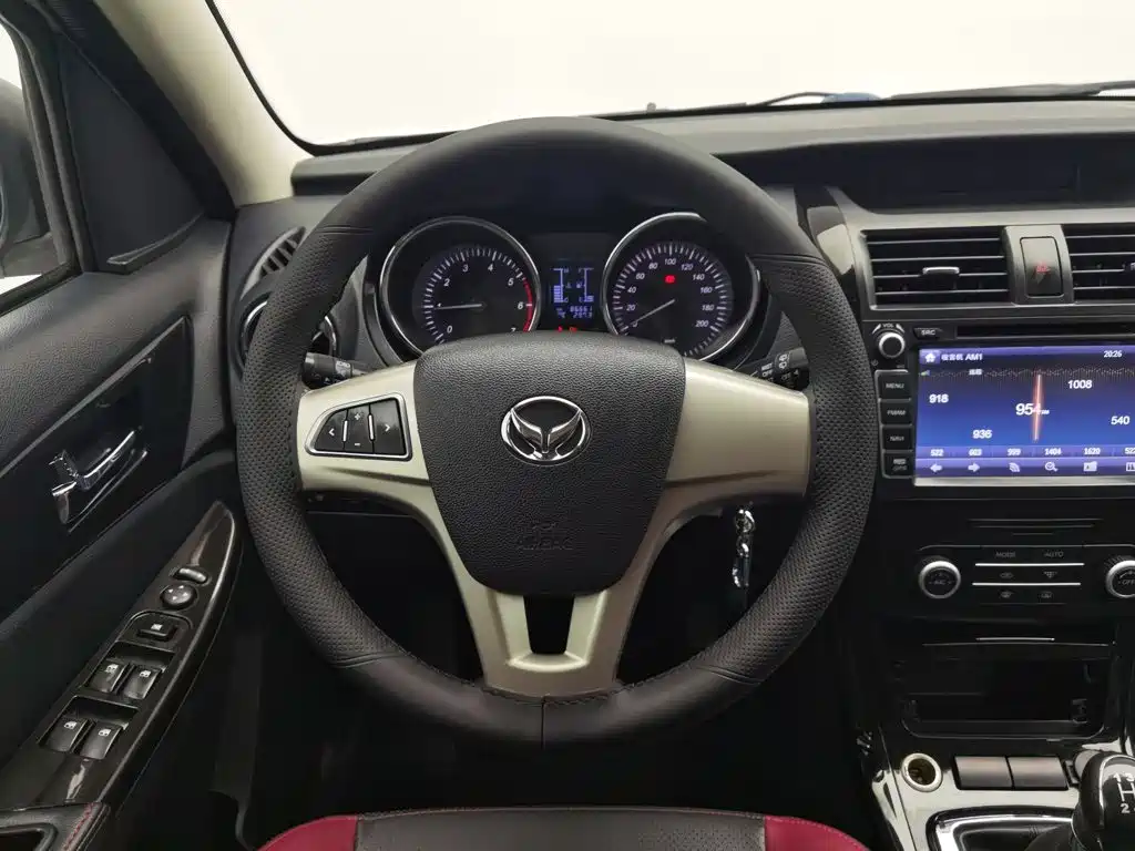 BAIC Huansu S3 2015 — фото 11