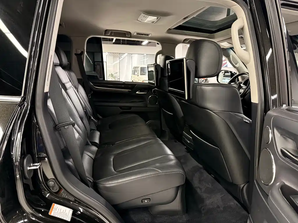 Lexus LX 2018 — фото 10