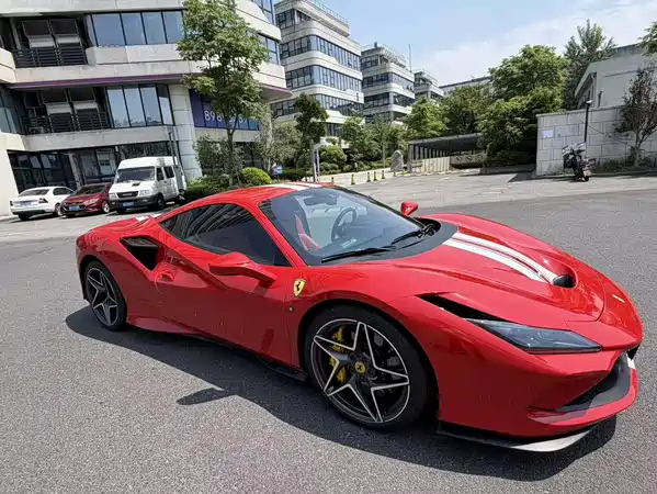 Ferrari F8 2019