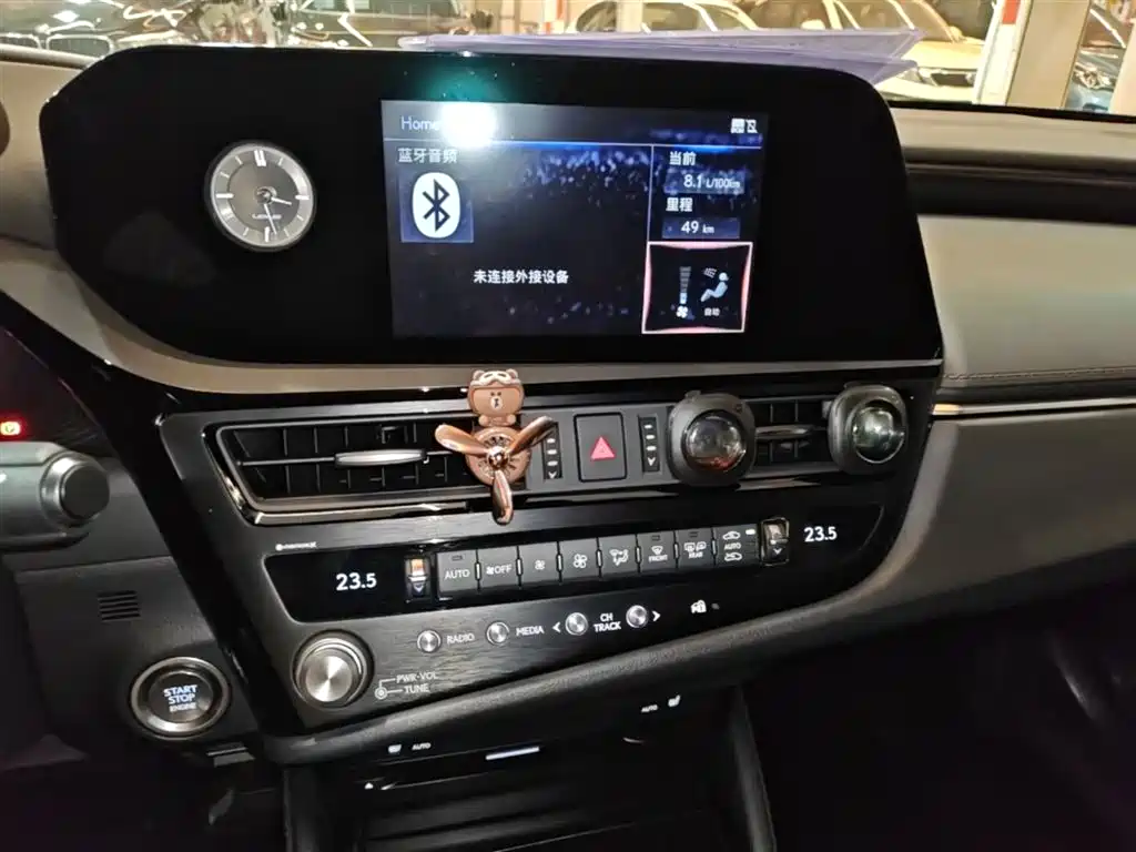 Lexus ES 2021 — фото 12