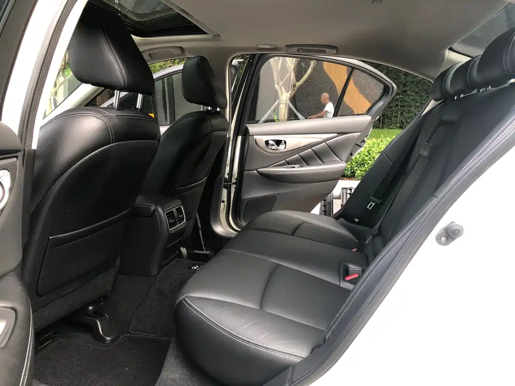 Infiniti Q50L 2015 — фото 13
