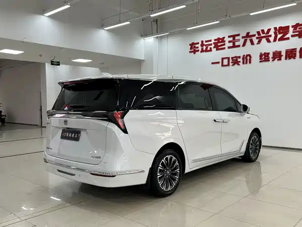 Buick GL8 2025