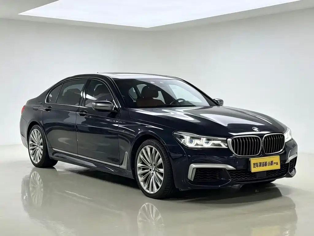BMW 7 Series 2018 — фото 11