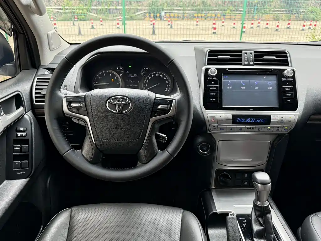 Toyota Prado 2019 — фото 16