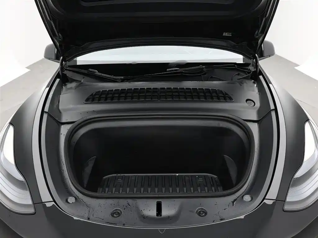 Tesla Model Y 2023 — фото 17