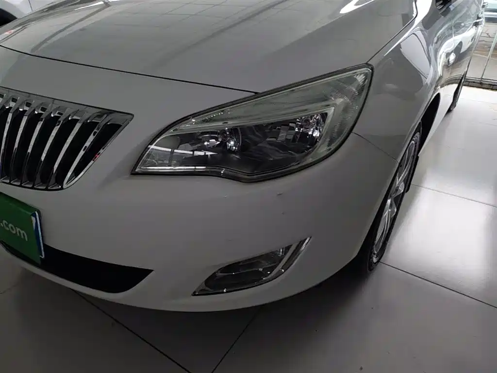 Buick Excelle 2015 — фото 24
