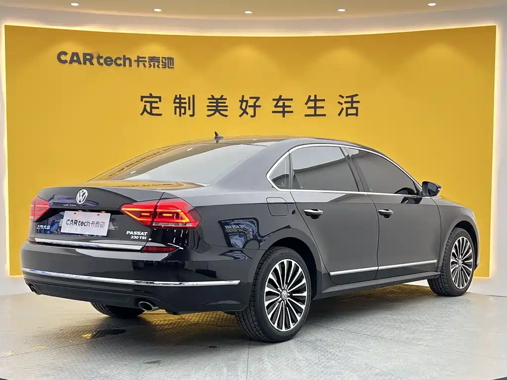 Volkswagen Passat 2018 — фото 26