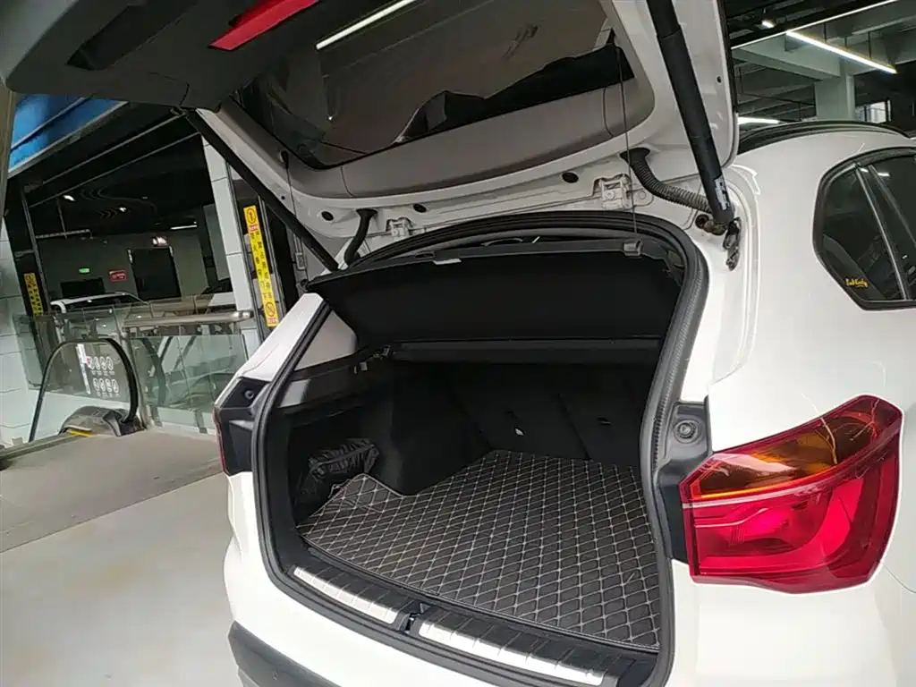BMW X1 2018 — фото 19