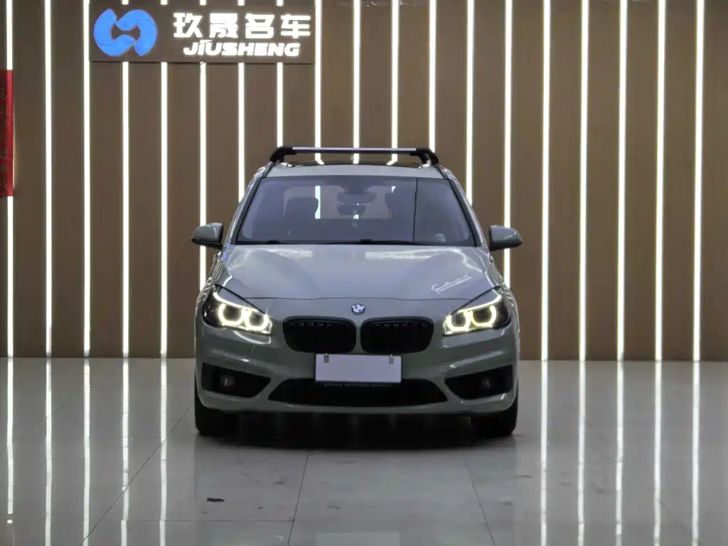 BMW 2 Series Active Tourer 2017 — фото 2