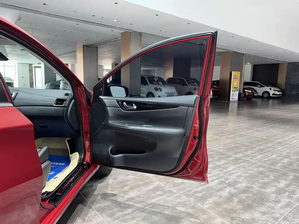 Nissan Tiida 2022 — фото 14