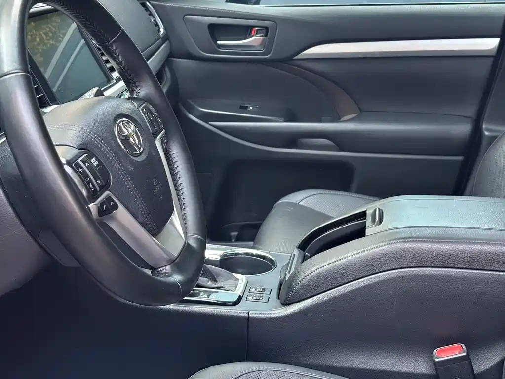 Toyota Highlander 2020 — фото 10