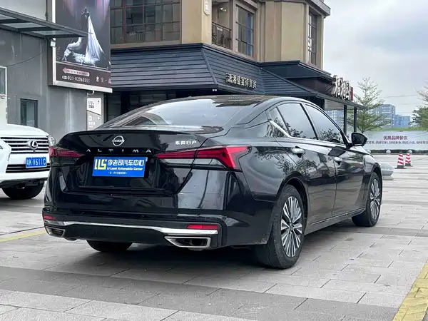 Nissan Teana 2023