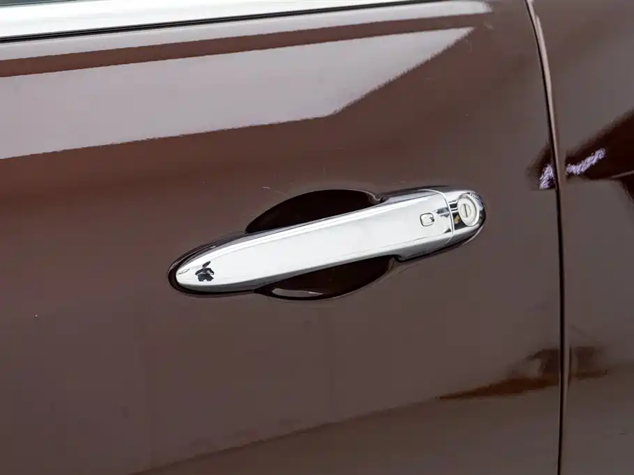 Maserati Levante 2020 — фото 12