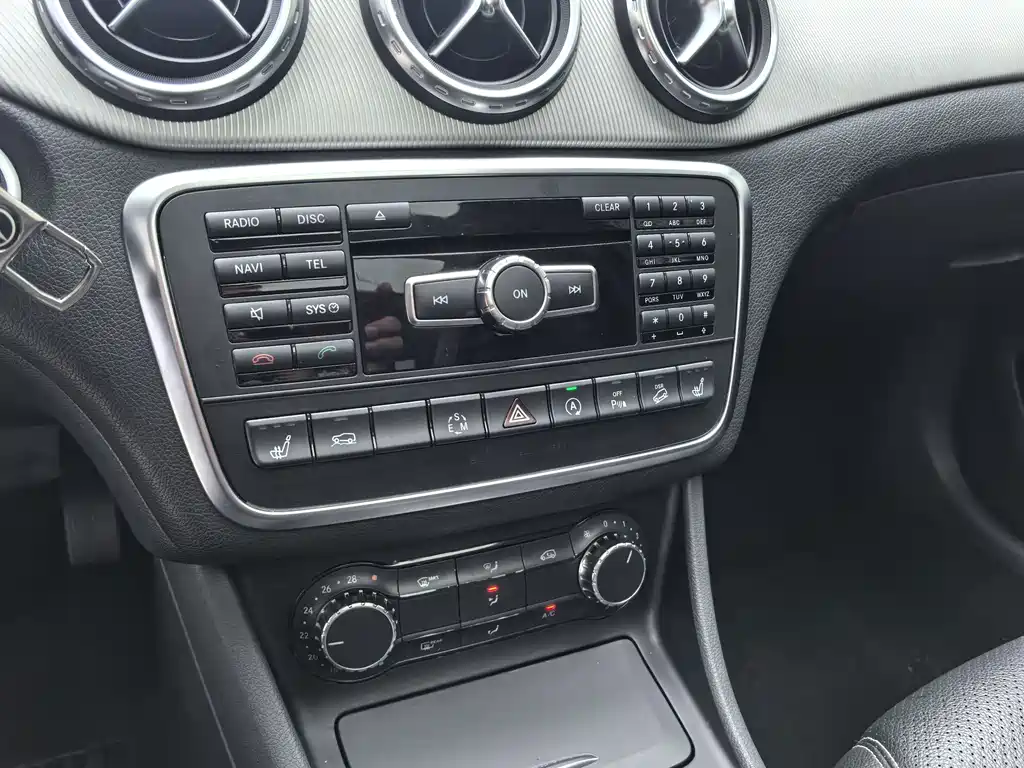Mercedes-Benz GLA 2015 — фото 22