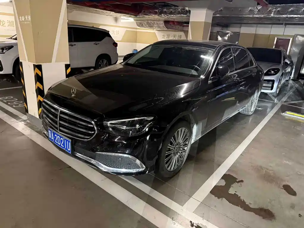 Mercedes-Benz E-Class 2022 — фото 1