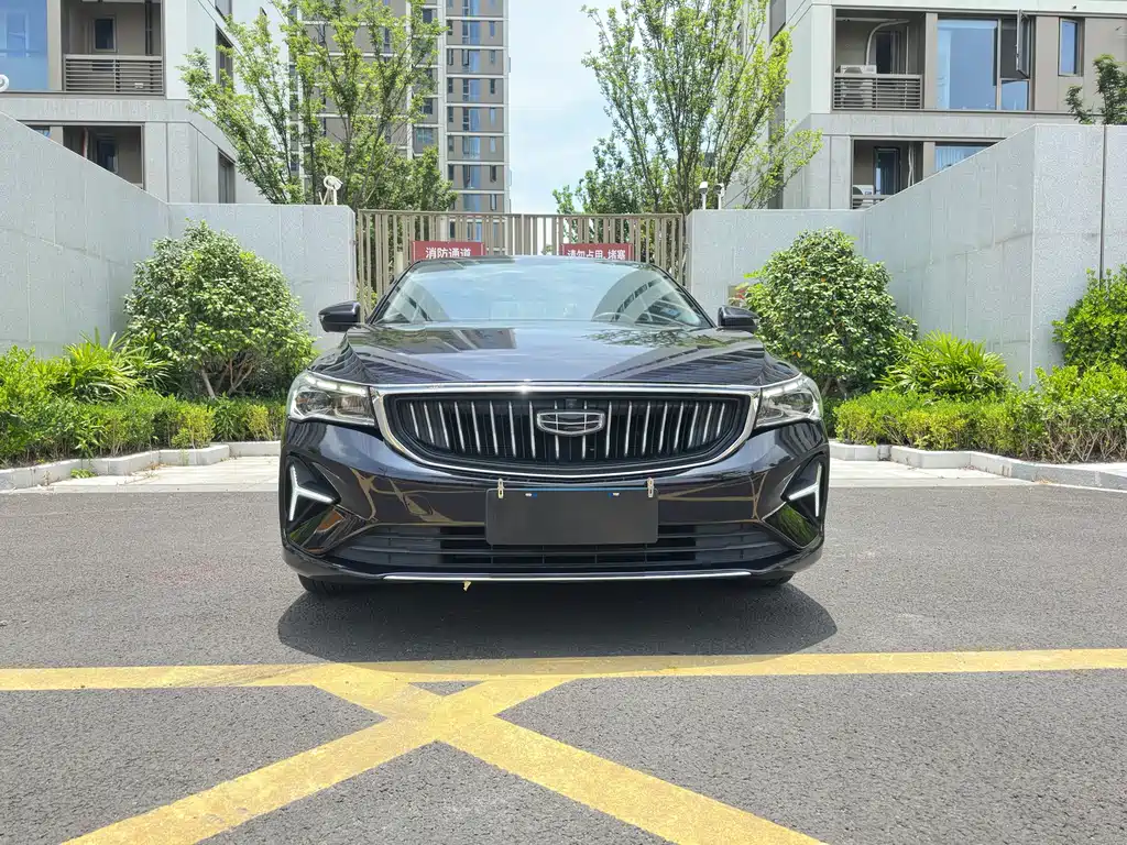 Geely Emgrand 2021