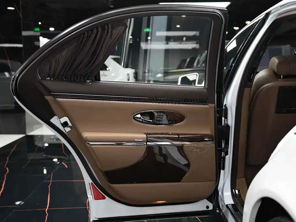 Maybach Maybach 2012 — фото 12