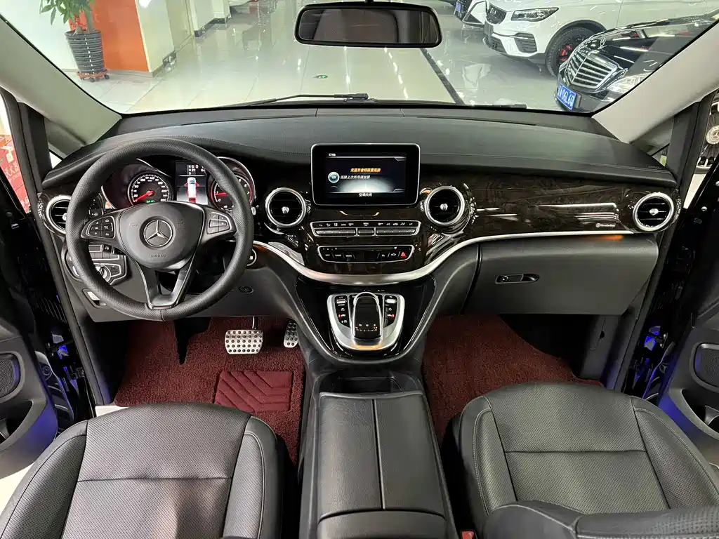 Mercedes-Benz V-Class 2018 — фото 4