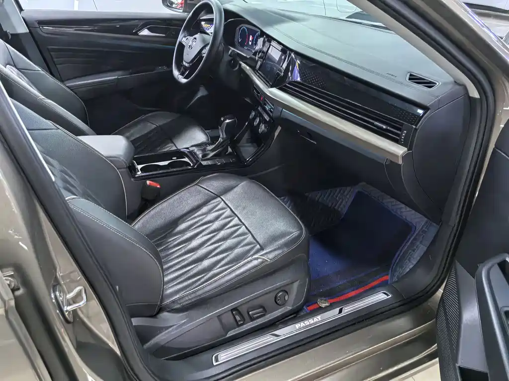 Volkswagen Passat 2019 — фото 12