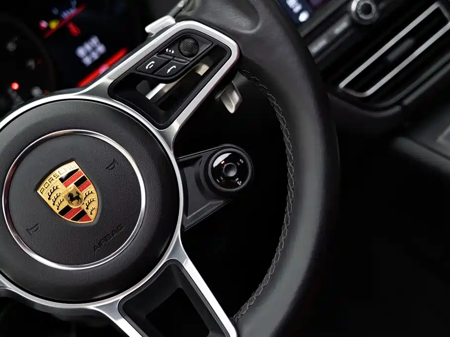 Porsche Macan 2022 — фото 17
