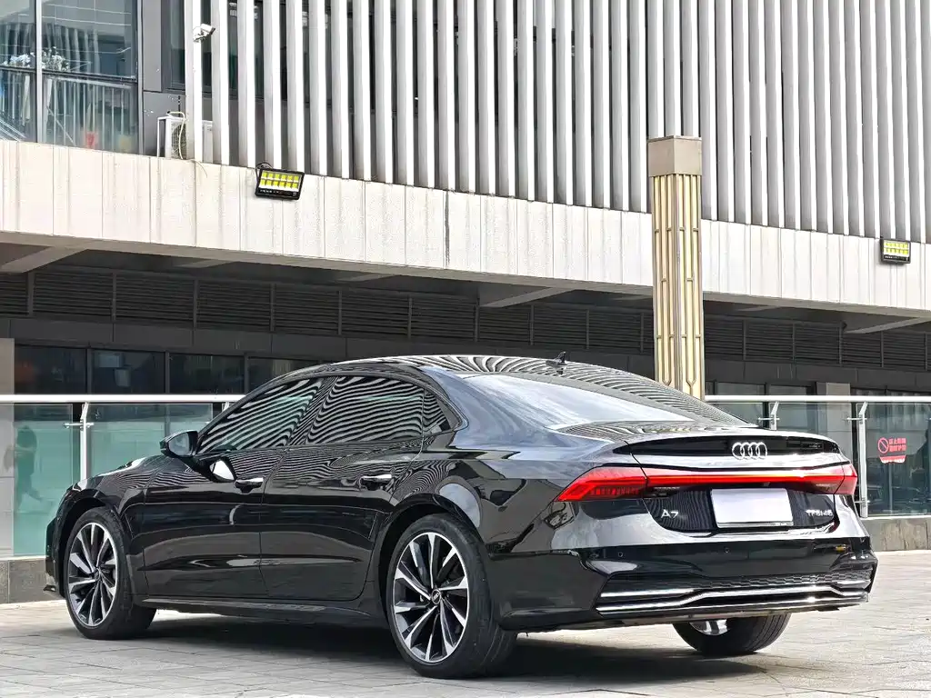 Audi A7L 2022 — фото 9