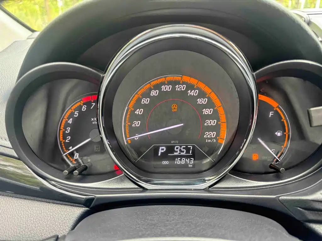 Toyota Yaris L 2022 — фото 18
