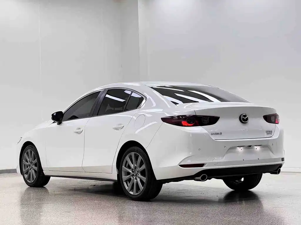 Mazda 3 Axela 2020 — фото 29