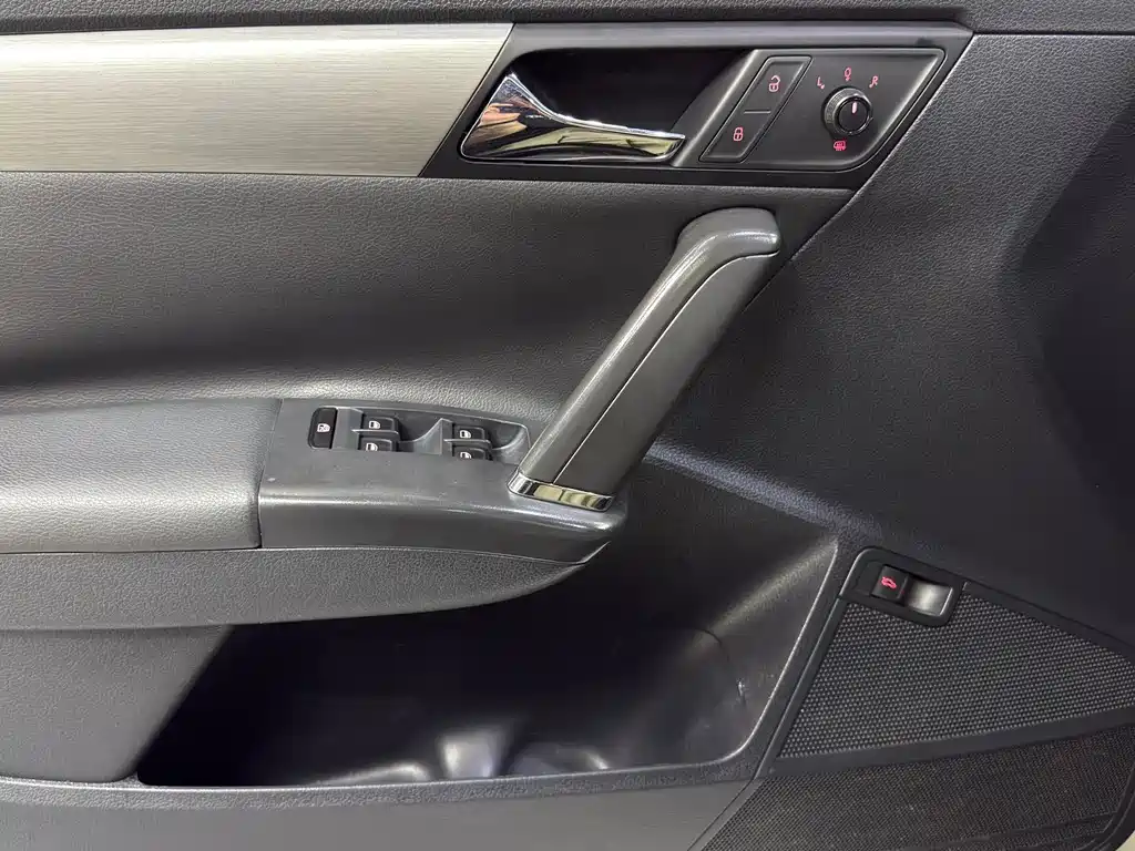 Volkswagen Lavida 2015 — фото 13