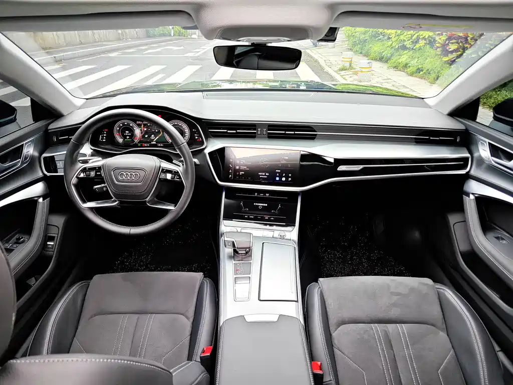 Audi A7L 2025 — фото 7