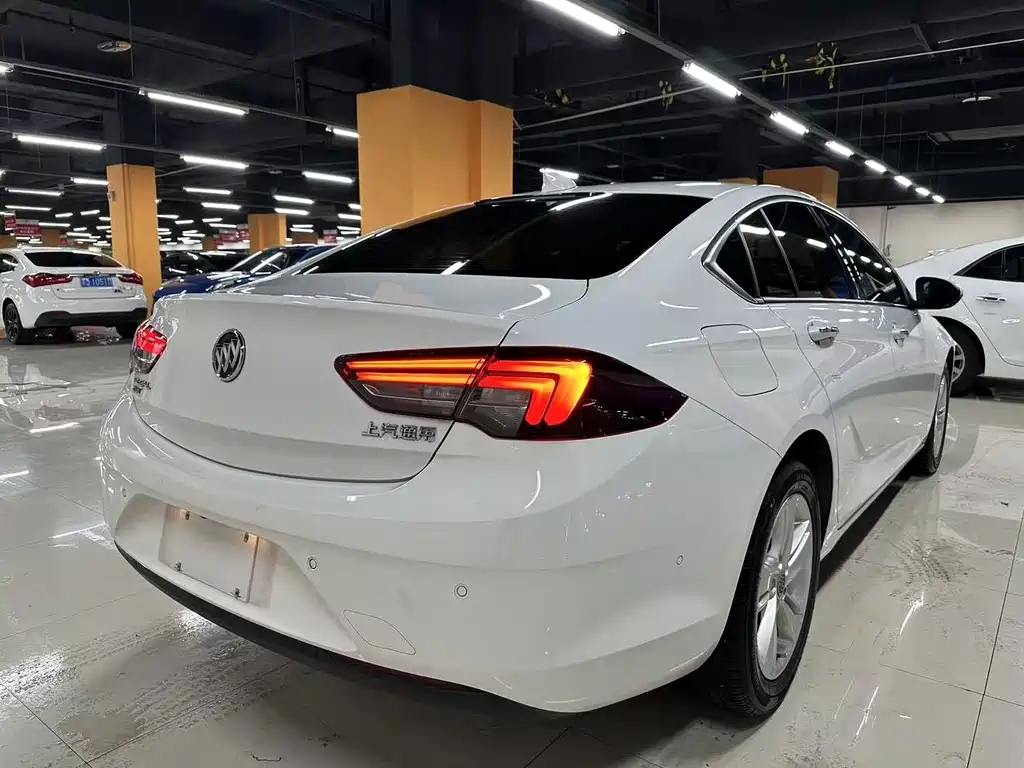 Buick Regal 2018 — фото 15