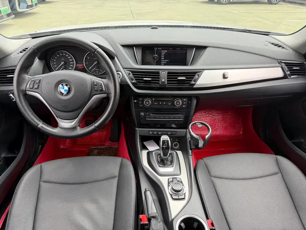 BMW X1 2015 — фото 9