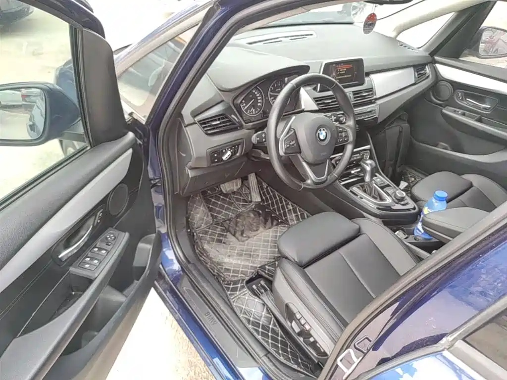 BMW 2 Series Active Tourer 2016 — фото 16