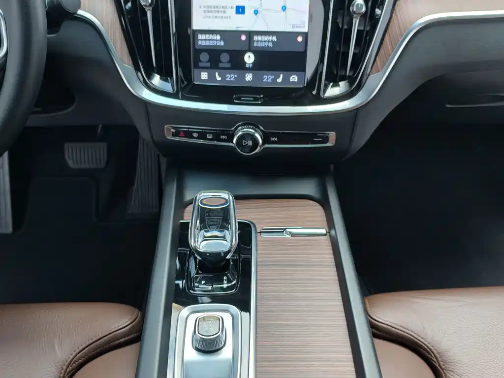 Volvo S60 2022 — фото 14