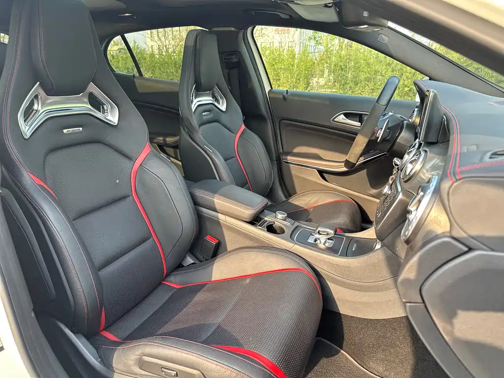 Mercedes-Benz GLA AMG 2015 — фото 40